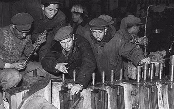 林彪別墅案:絕密圖紙被撕毀,名探透過一坨人糞,揪出真兇 林彪別墅案:絕密圖紙被撕毀,名探透過一坨人糞,揪出真兇