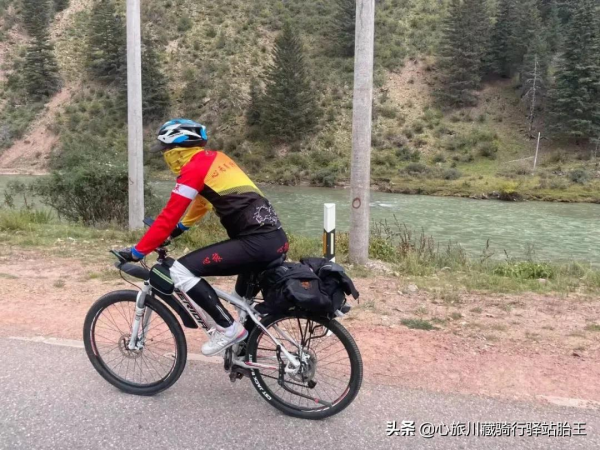 騎行川藏線也有平平無奇的風景，抵達“72拐”腳下--邦達鎮