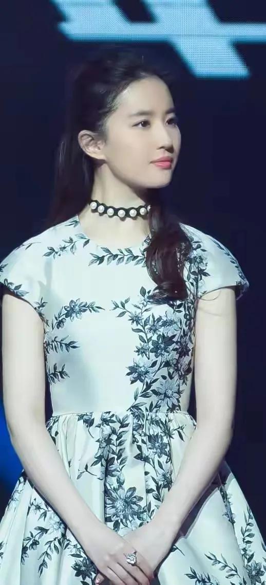 神仙姐姐劉亦菲高畫質桌布