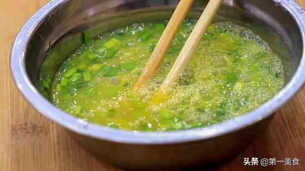 最受歡迎的街邊小吃“雞蛋灌餅”，在家學著做，張張鼓大泡、真香