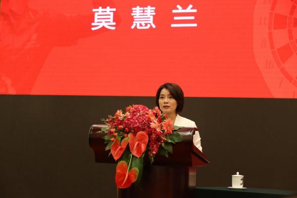 4歲學體操，14歲成名，17歲退役，體操名將莫慧蘭如今怎樣了？