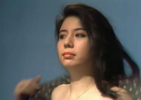 1993年黃家駒去世,前女友林楚麒以未亡人身份守夜,她現在如何了 1993年黃家駒去世,前女友林楚麒以未亡人身份守夜,她現在如何了