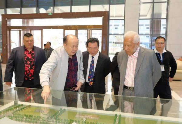 梅州夫婦收養的棄嬰,後來成為美國報業大亨,一腔熱血回國報恩 梅州夫婦收養的棄嬰,後來成為美國報業大亨,一腔熱血回國報恩