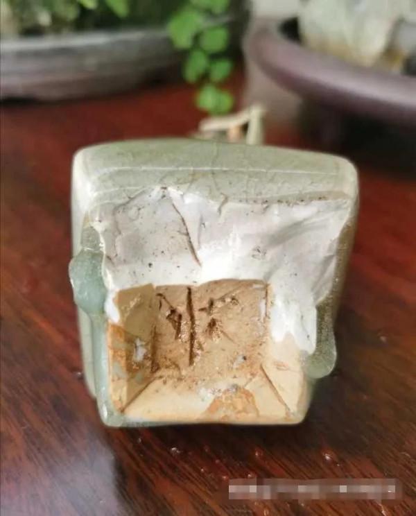 南宋瓷器,龍泉窯四方瓶,標本 南宋瓷器,龍泉窯四方瓶,標本