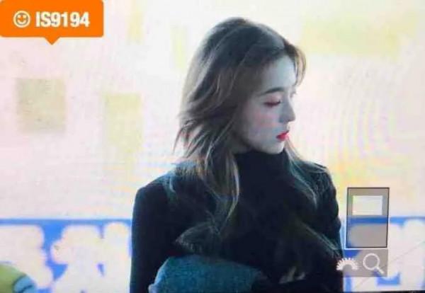 裴珠泫的機場圖 這氛圍感bg女主有了臉 &period; &ZeroWidthSpace;&ZeroWidthSpace;&ZeroWidthSpace;