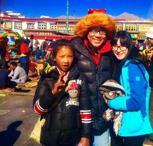 從毛阿敏身價百億60歲老公突然逝去看人間煙火最值得珍惜