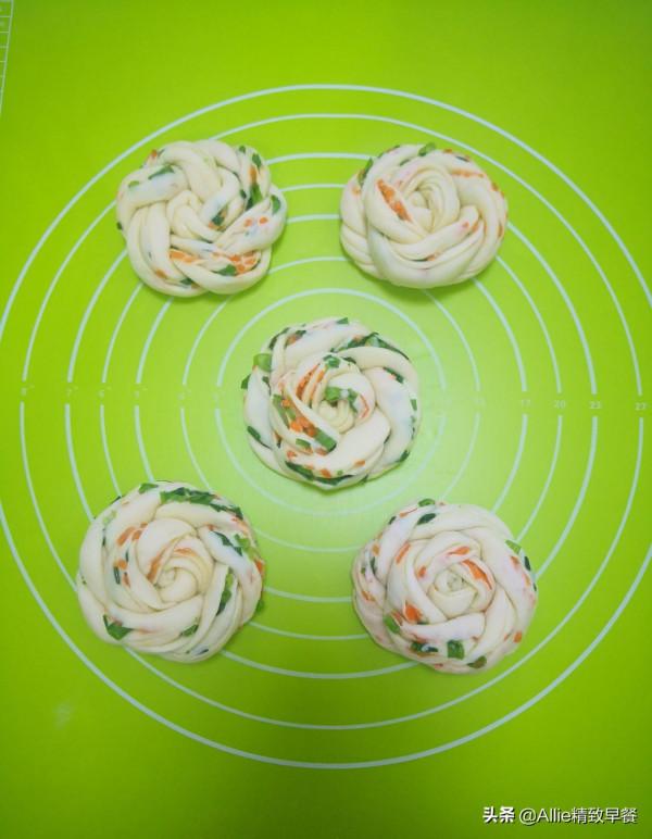 別再吃純白麵饅頭了，加點玉米麵和這兩樣，暄軟香濃又營養，真香