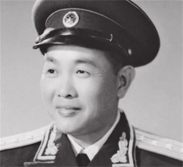 彭德懷3次請不來古遠興，25年後好奇詢問：你咋不給我當警衛員？