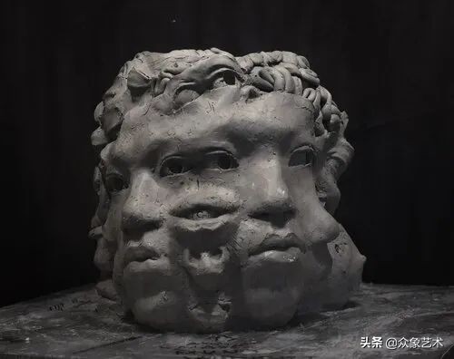 Ange Schmiert | 深邃而又魔幻