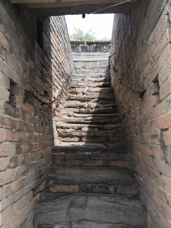 知道嗎？陝西唯一的青石殿，藏在荒野中的寶藏，竟然還不要門票