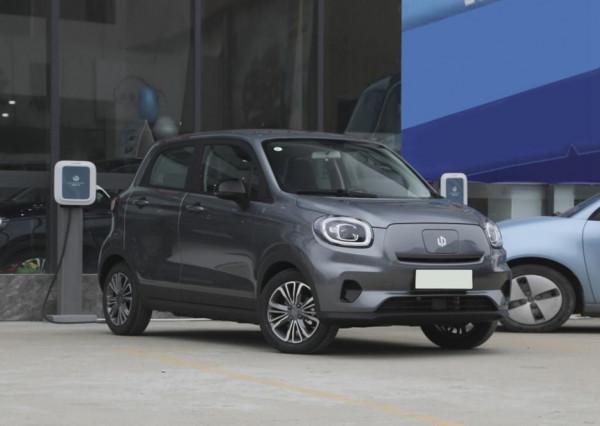 存在感低的零跑汽車，推出低價位T03走低端市場，比不過五菱