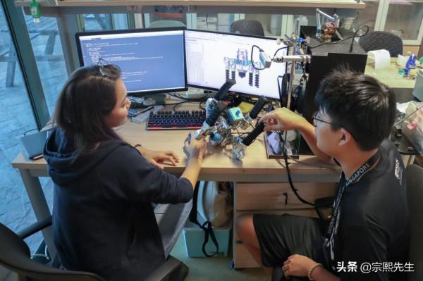 新加坡大學研發機械手指,靈活度極高,可輕鬆拾取各種物品 新加坡大學研發機械手指,靈活度極高,可輕鬆拾取各種物品