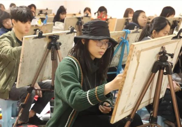 “藝考”的幾大謊言，想走藝考路線，看完以下三項再做決定