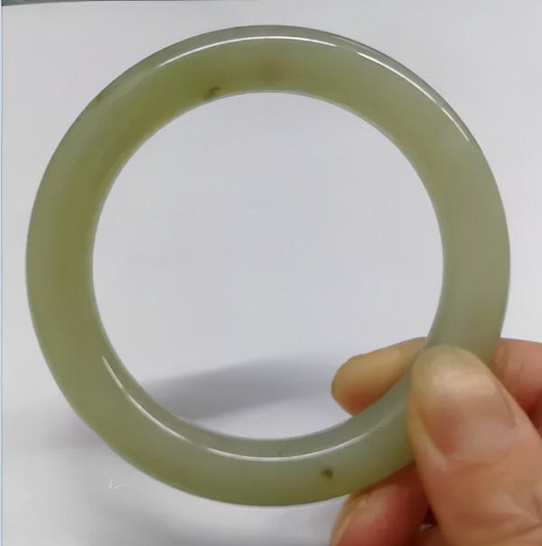 新結緣的玉石怎麼會死?死玉還能戴嗎? 新結緣的玉石怎麼會死?死玉還能戴嗎?