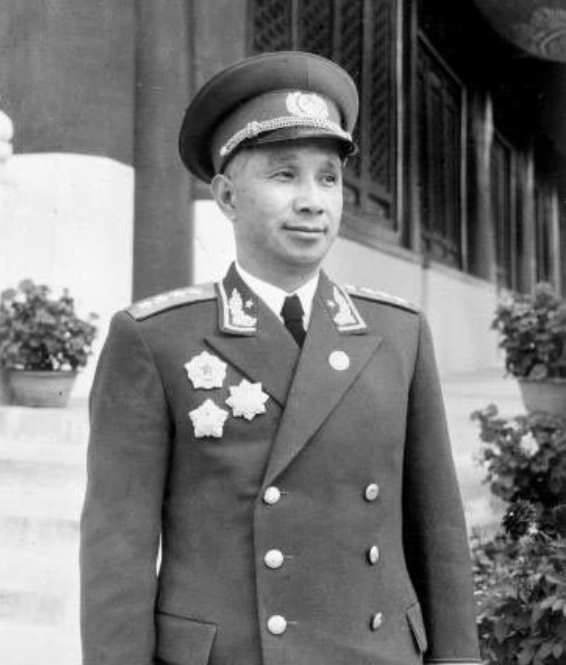 49年蘇聯作家西蒙諾夫南下見林彪：我想採訪一下功勳赫赫的135師