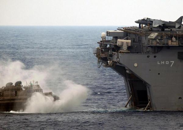 LHD“黃蜂”級兩棲攻擊艦圖集（222圖）