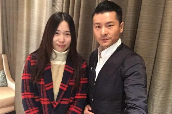 山寨版劉德華：靠模仿簽約央視，排場大過正牌，出場費嚇人