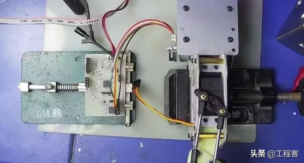 學廢了,用鹽酸腐蝕,看牛人自制的電路板,我腦子已經學會了 學廢了,用鹽酸腐蝕,看牛人自制的電路板,我腦子已經學會了