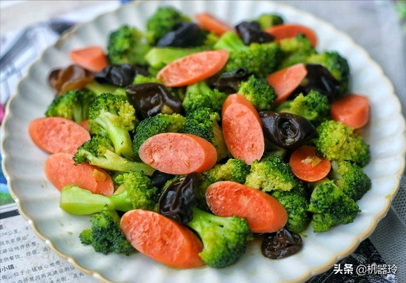 冬天乾燥面板癢，常吃這8道補水家常菜，潤燥又營養，常吃不上火