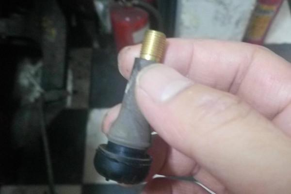 五菱宏光S3加裝內建胎壓監測裝置，讓行車更加安全可靠！