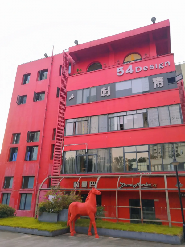 奔著體驗汽車影院而去，沒想到被周圍免費的環境吸引到了