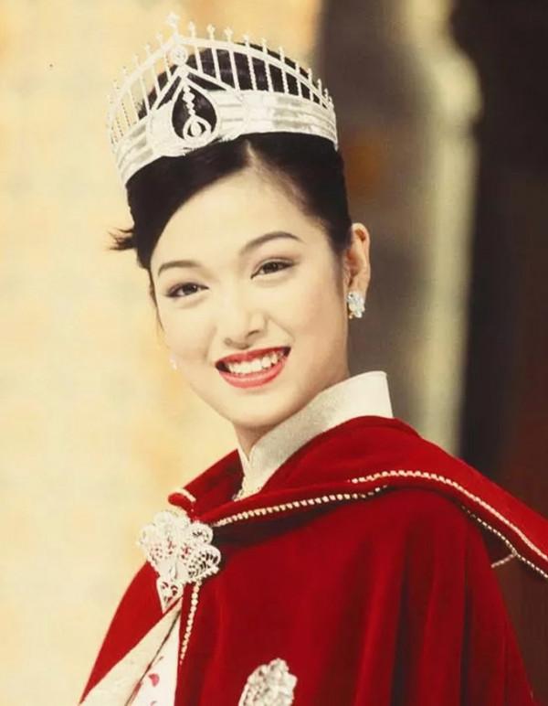 李珊珊疑健康再出問題!林保怡陪她看病抽血,曾患驚恐症一度瀕死 李珊珊疑健康再出問題!林保怡陪她看病抽血,曾患驚恐症一度瀕死