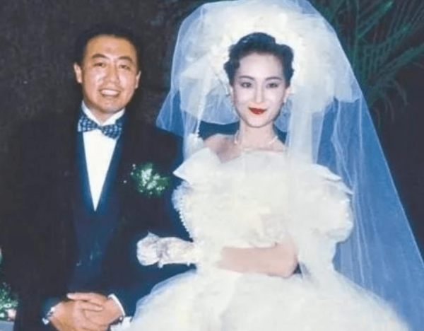 繼承鉅額遺產後嫁入豪門，又遭毀容，闊太薛芷倫經歷了什麼？