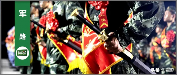 持劍上崗?這樣的操作簡直帥炸了 持劍上崗?這樣的操作簡直帥炸了