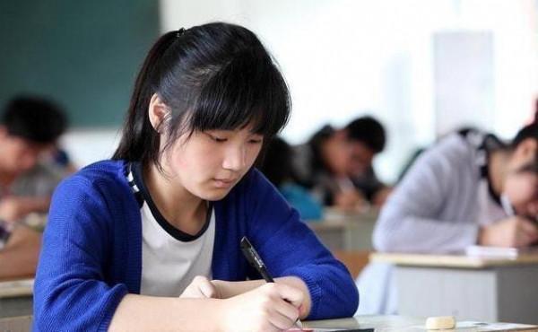 陝西2位教師&OpenCurlyDoubleQuote;火&rdquo;了：違規補課被查，處理結果公佈，引網友熱議