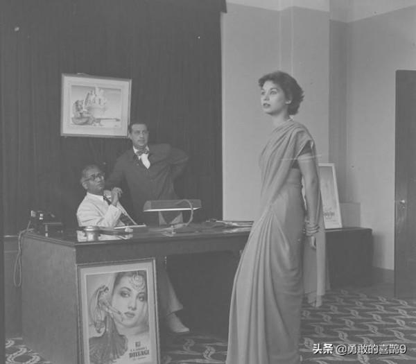 1951年印度罕見老照片，導演面試女演員的全過程