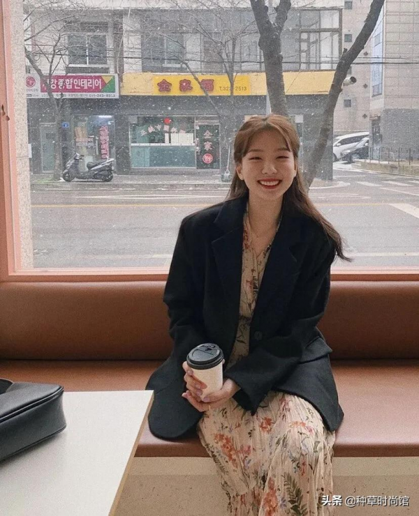 還在穿一身黑嗎?這6套秋冬保暖穿搭,太撩人 還在穿一身黑嗎?這6套秋冬保暖穿搭,太撩人