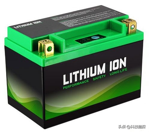 科學家研發了一種新型的固態鋰電池，不會著火更安全