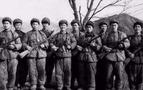 1950年，老兵在長津湖立下一等功，他最後升到什麼軍銜？