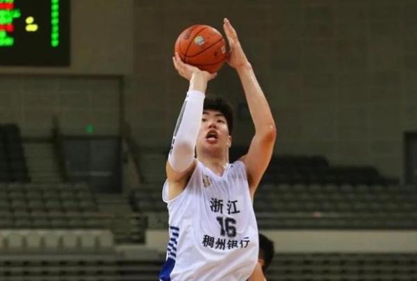 單場砍31&plus;12！2&period;22米小姚明展現統治力 衝擊NBA非難事？