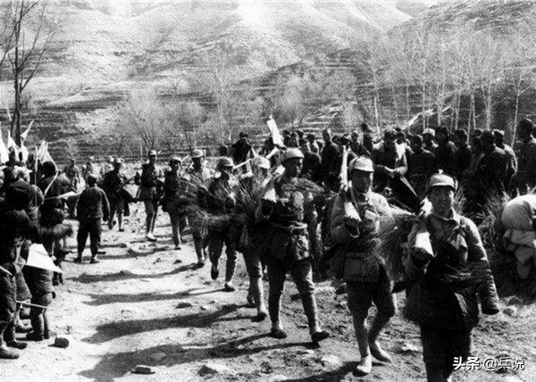 紅軍改編八路軍，老班長哭了：跟白軍打這麼多年，我怎麼成白軍了