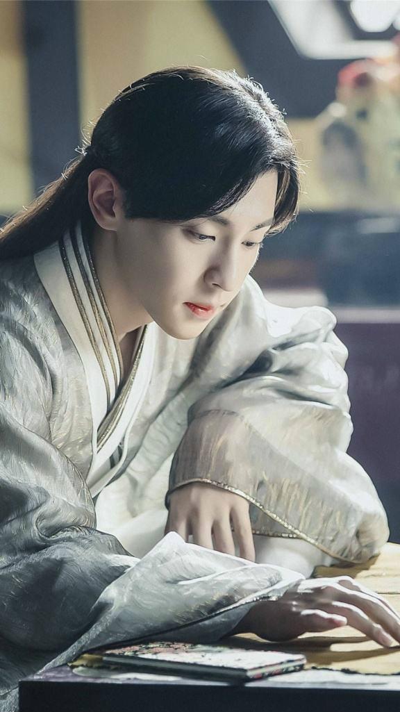 網傳趙麗穎林更新二搭仙俠劇《與鳳行》，預計明年開機，爆款無疑