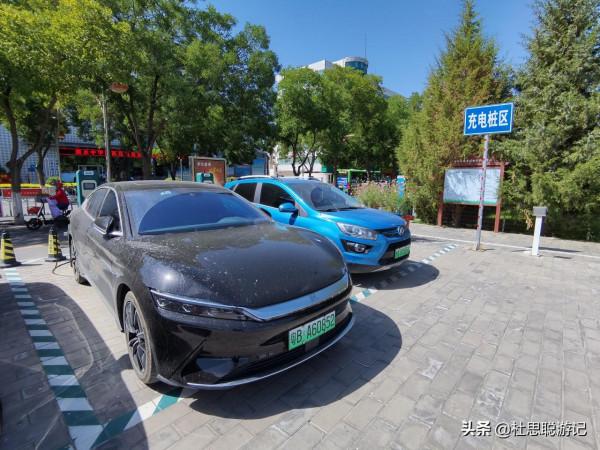 漢EV自駕甘肅，免費停車的充電樁最方便，參觀亞洲最大室內臥佛