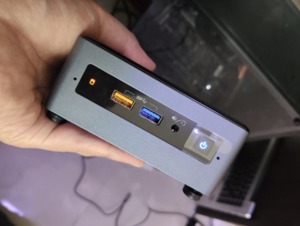 踩坑多個小主機後入手NUC7CJYH做小主機:真是zsbd 踩坑多個小主機後入手NUC7CJYH做小主機:真是zsbd