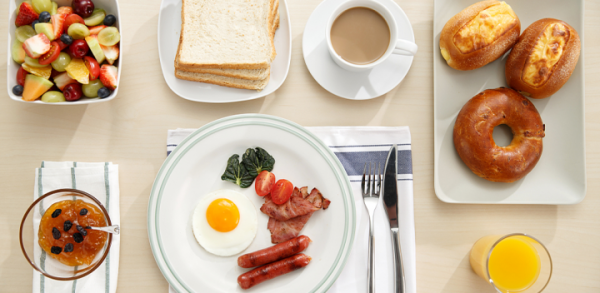 吃早餐和不吃早餐哪個更健康，“三餐定時定量”適合所有人嗎？