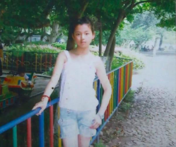 草根少女楊超越：從服務員到爆紅，讓無數二代咬牙切齒又望塵莫及