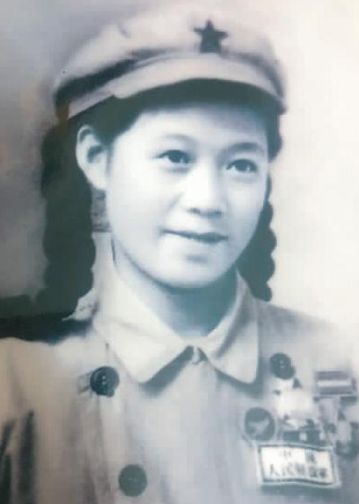 她17歲奔赴朝鮮戰場,用嘴幫負傷戰士吸尿卻遭質疑,領導為其正名 她17歲奔赴朝鮮戰場,用嘴幫負傷戰士吸尿卻遭質疑,領導為其正名