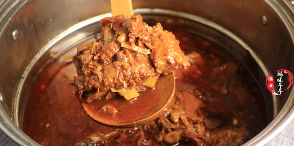 醬大骨頭怎麼做才好吃?告訴你正確做法,肉香軟爛,好吃解饞 醬大骨頭怎麼做才好吃?告訴你正確做法,肉香軟爛,好吃解饞