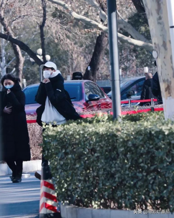 春晚第三次聯排：趙麗穎美目顧盼，毛曉彤虎紋吸睛，宋茜皮衣颯氣