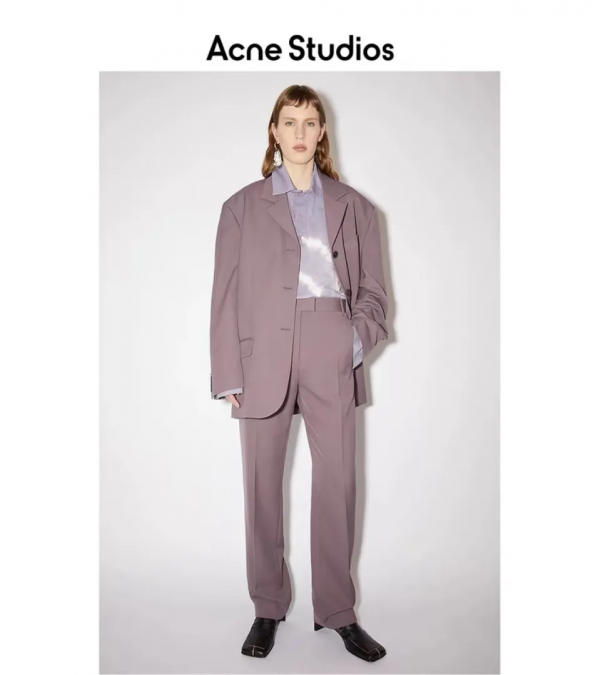 馬丁靴+連衣裙=秋冬王炸組合，顯高顯瘦，時髦慘了