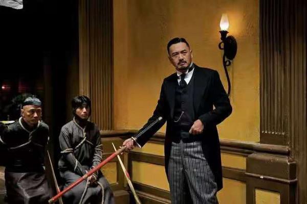 在《讓子彈飛》的原著小說《盜官記》中,張麻子的結局如何 在《讓子彈飛》的原著小說《盜官記》中,張麻子的結局如何