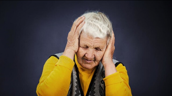 60歲再婚阿姨哭訴：和老伴退休金共1萬5，可連一件新衣服都買不起