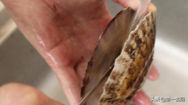 中秋來一道蒜蓉粉絲蒸扇貝，做法簡單又營養，端上桌家人搶著吃