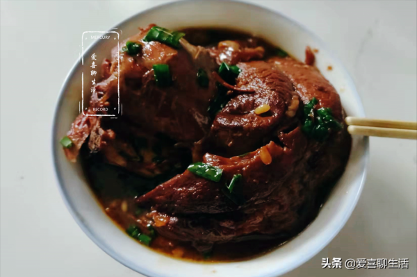 冬補真該吃它，鍋中一燉湯鮮肉嫩，熱乎乎軟糯糯，鮮美滋補又饞人