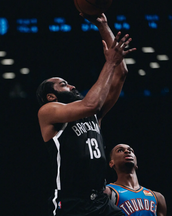 逗妹吐槽：克萊：我回來前你們打的像冠軍，我回來落後39分演我？