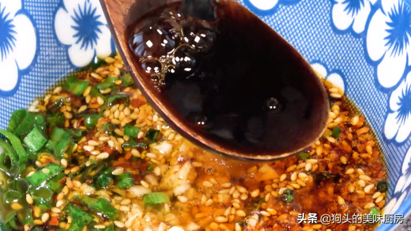 家人都愛吃的一道菜，教你秘製做法，蛋皮彈韌肉餡香，老少皆宜